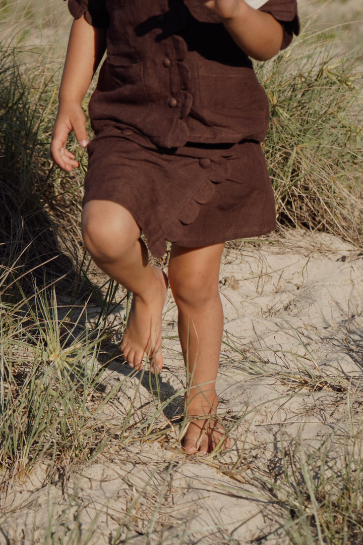 Brown Scallop Linen Set