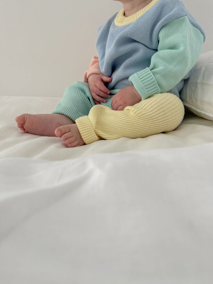 Pastel Knit Set